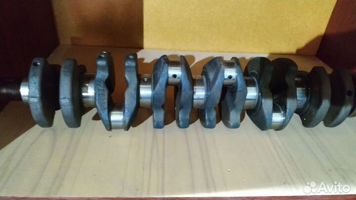 Коленвал на е53,3 литра дизель 218л.с