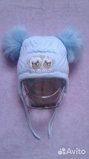 Шапочка зимняя с меховыми помпонами