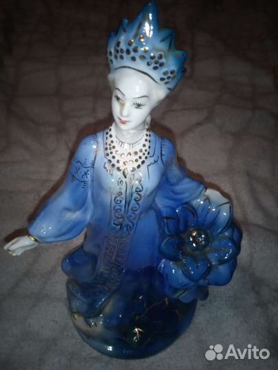 Статуэтки Царевна лебедь и Хозяйка медной горы