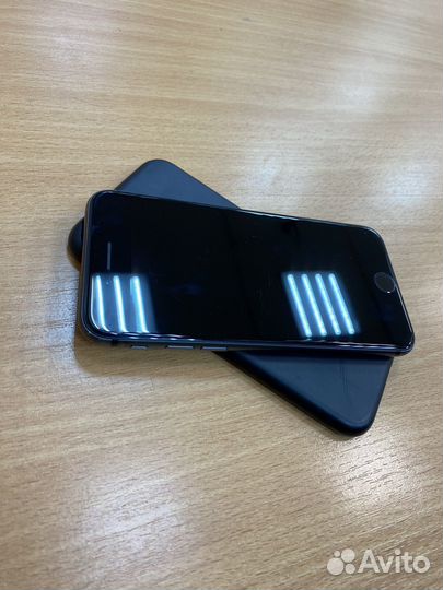 iPhone 8, 64 ГБ