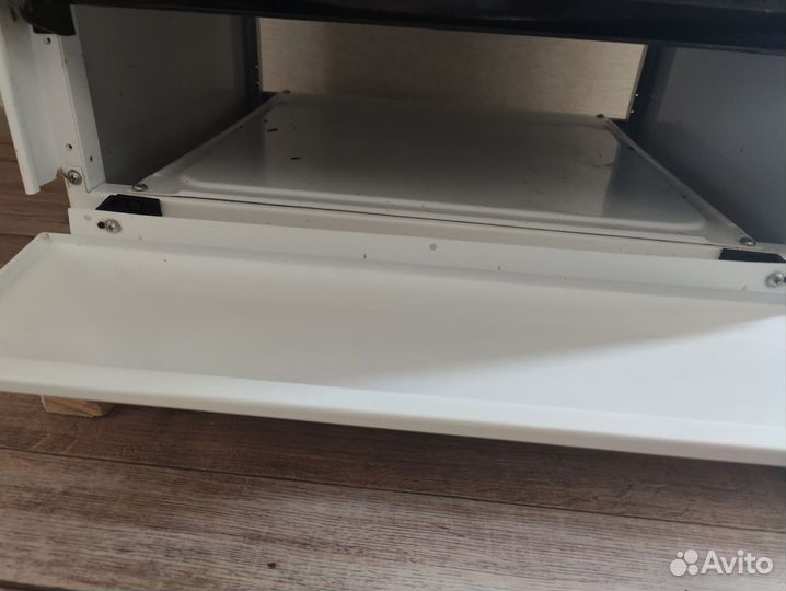 Плита газовая с газовой духовкой Zanussi