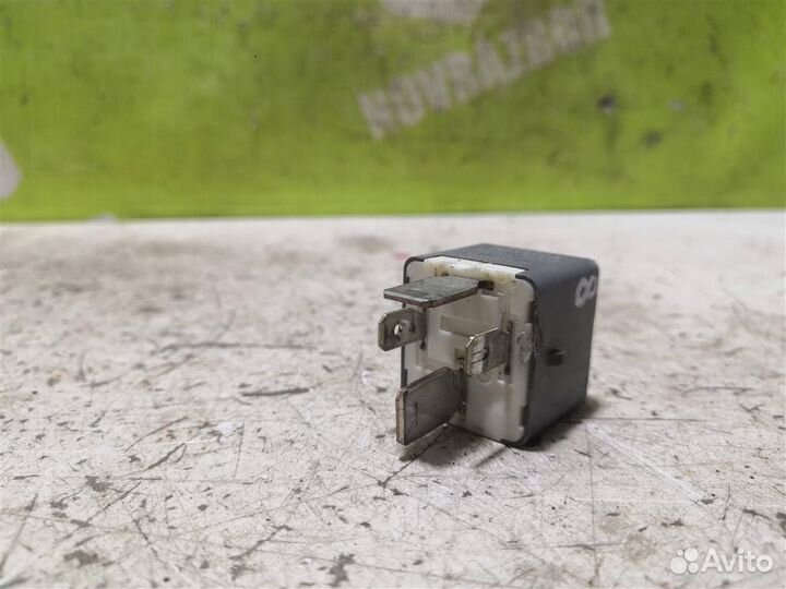 Реле Тойота Королла Е120