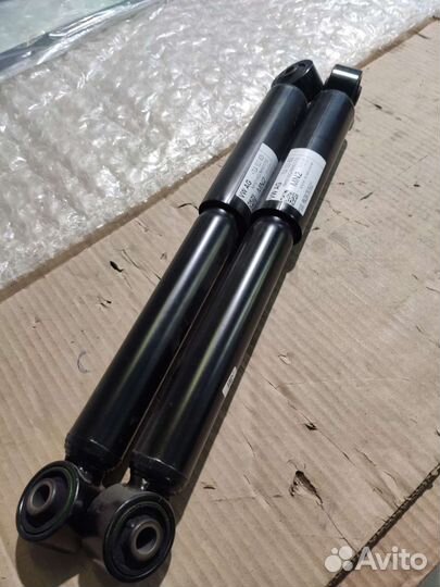 Амортизатор задний 7LA513029