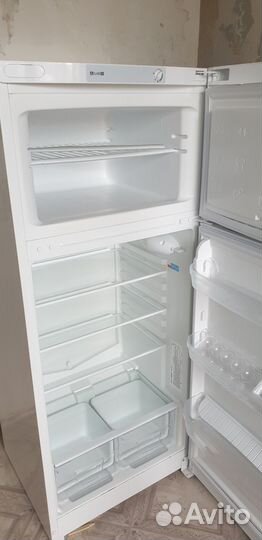 Холодильник indesit