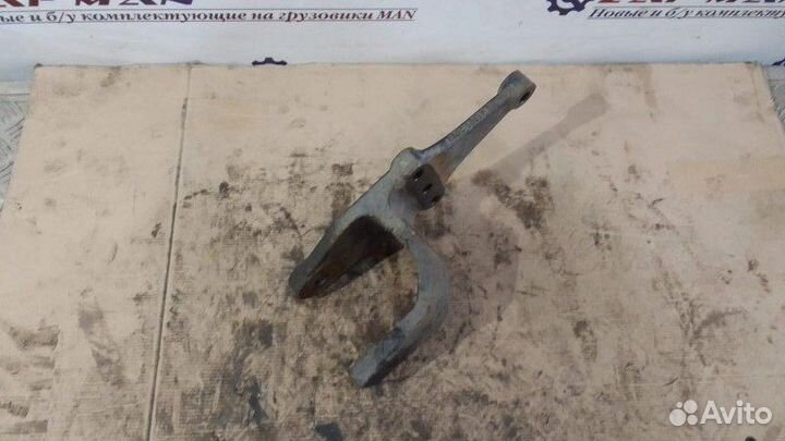 Кронштейн передней рессоры правый Man Tgm