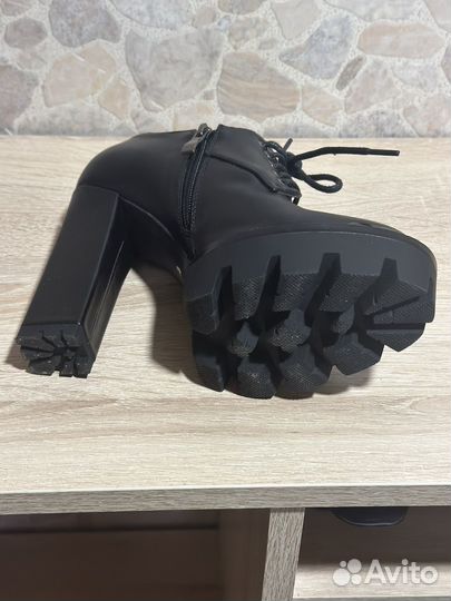 Осенняя женская обувь 36размер