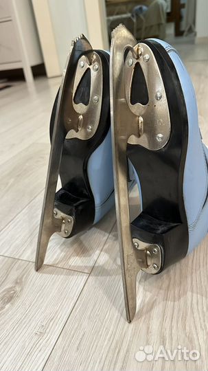 Коньки фигурные roces