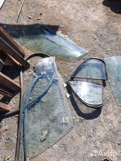 Стекло двери Nissan Maxima (A32) 1994-2000