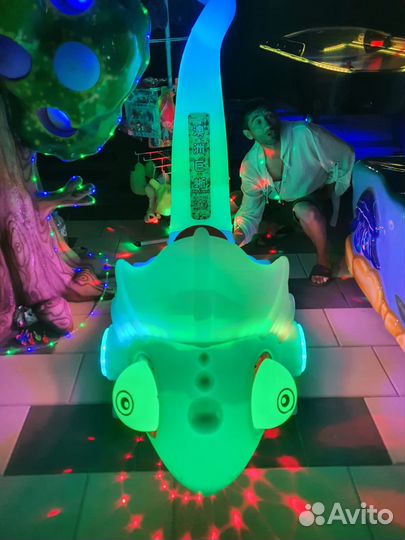 Электромобиль светящийся