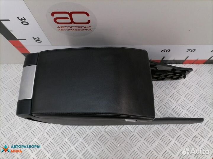 Подлокотник Volvo S80 2 2007 39804765