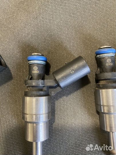 Форсунки топливные 06F906036A