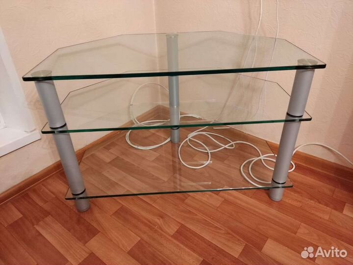 Стеклянная тумба под тв
