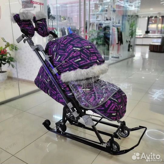 Новые санки теплые