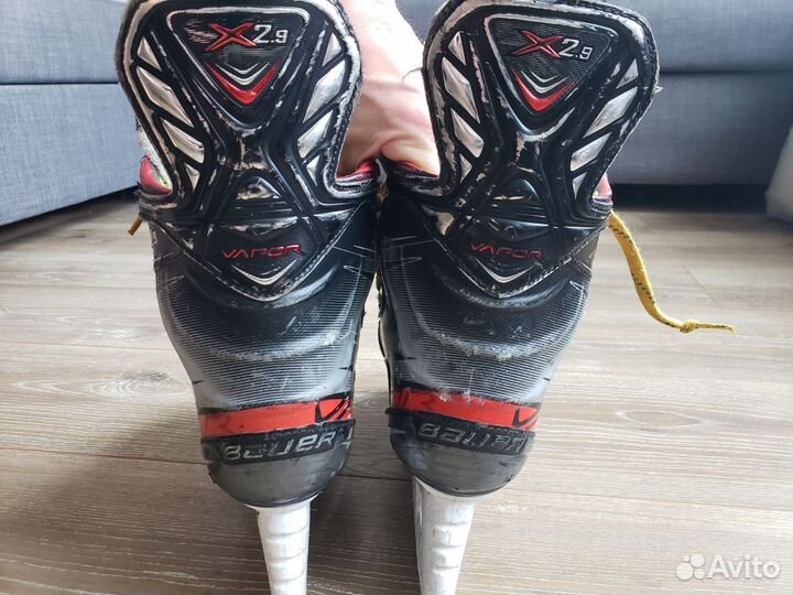 Хоккейная экипировка. Коньки шорты щитки нагрудник