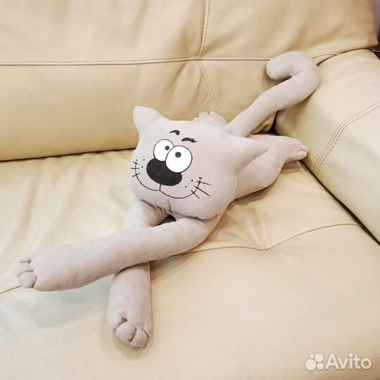 Кот интерьерный