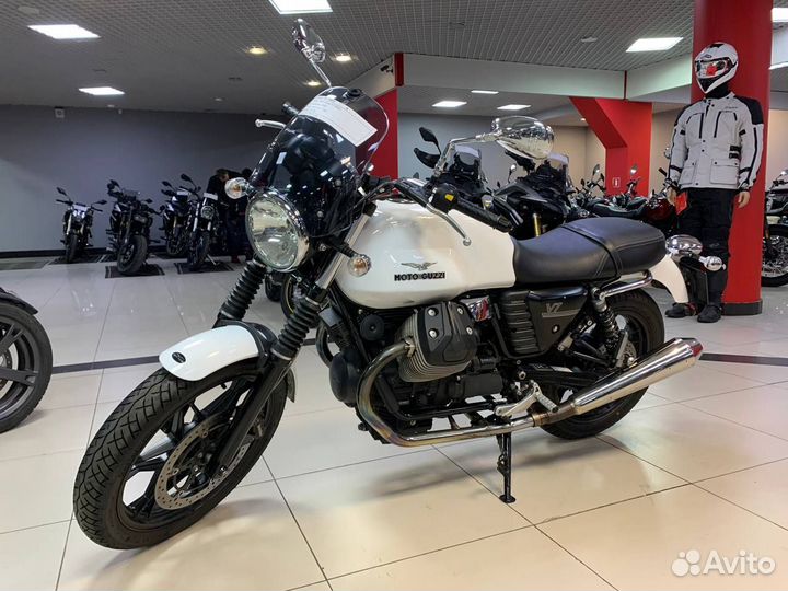Moto Guzzi V7 Stone 2013