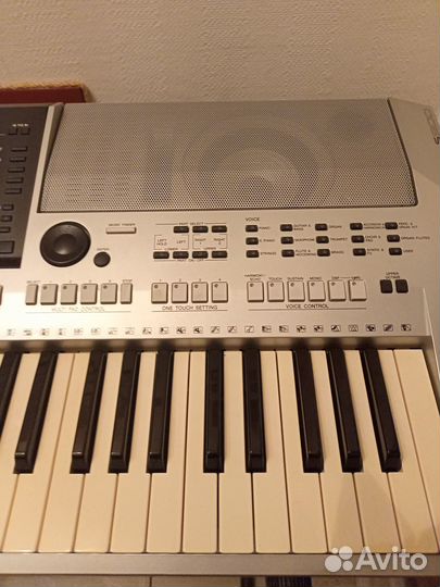 Продам синтезатор(рабочая станция) Yamaha PSR-S900