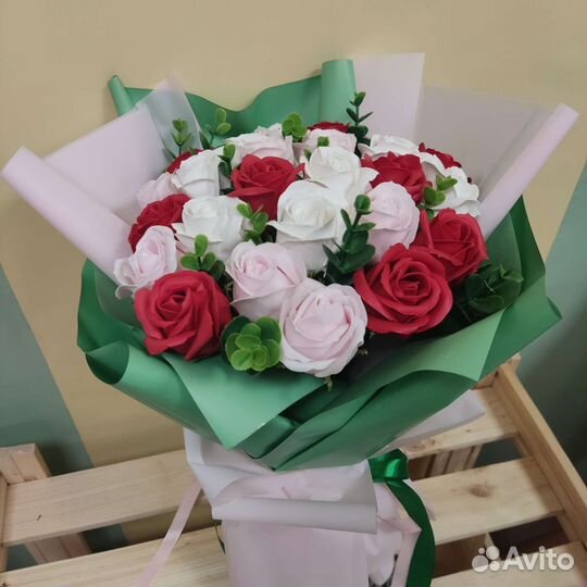 Неувядающие букеты из мыльных роз