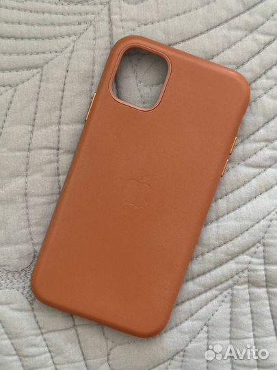 Чехол на iPhone 11