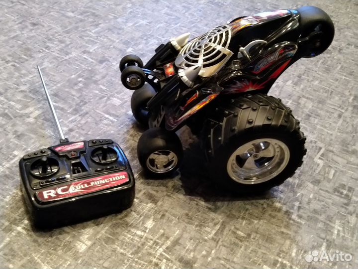 Машинка на радиоуправлении