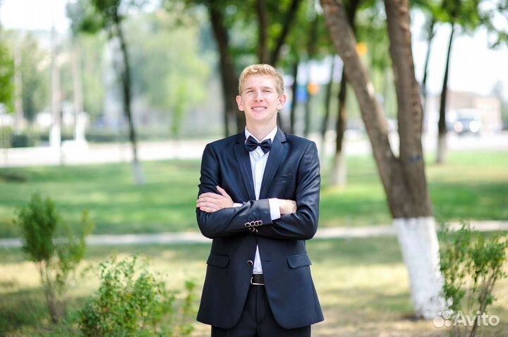 Ведущий на торжество