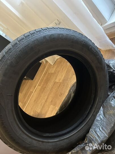 Goodyear UltraGrip 245/60 R18