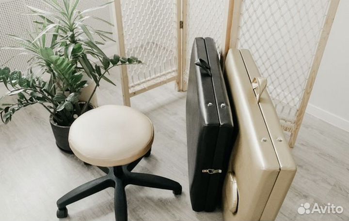 Кушетка для мастера. татуаж. косметолог