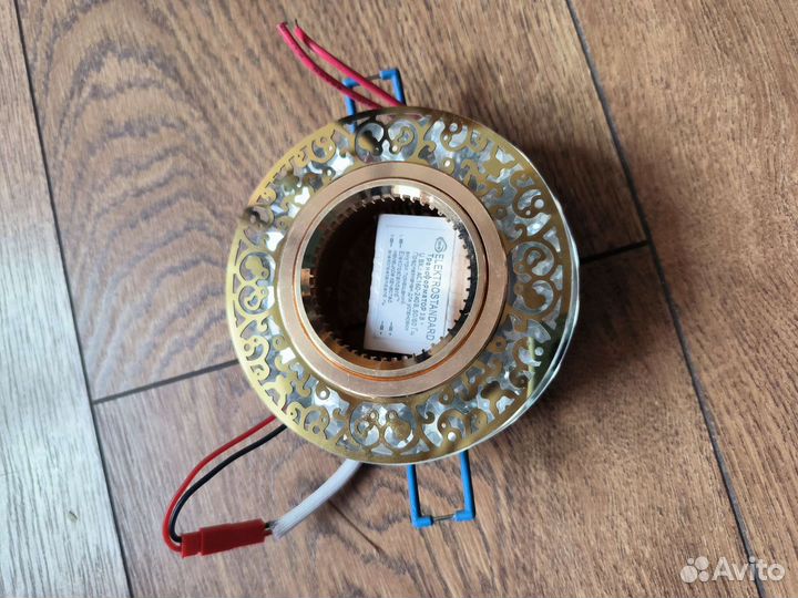 Светильник потолочный встраиваемый