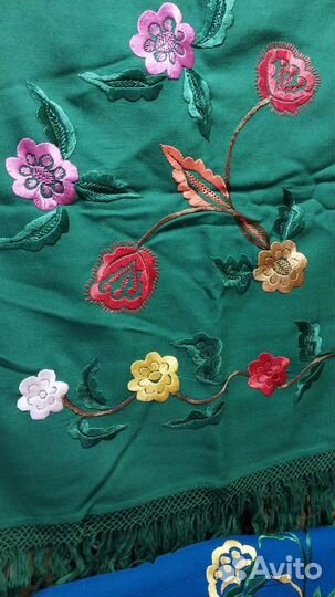 Платок ручной работы,шерсть,гладь 2х сторонняя