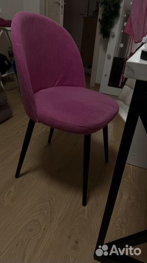 Стул розовый велюр