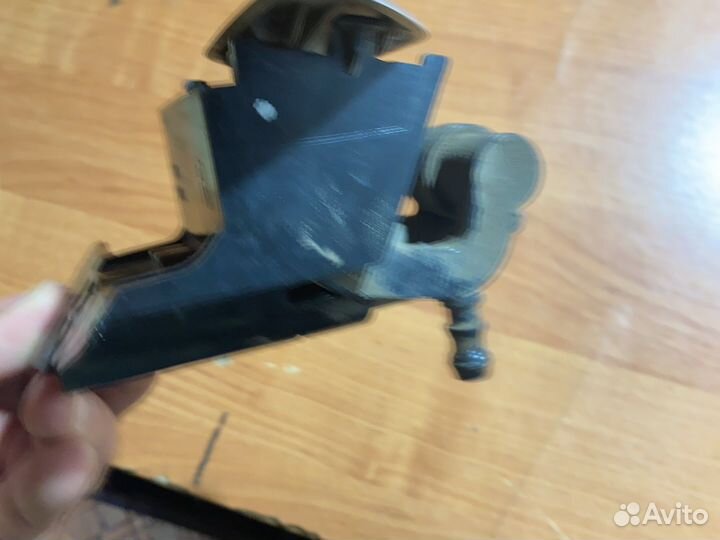 Toyota corolla 150 форсунка омывателя фары правая