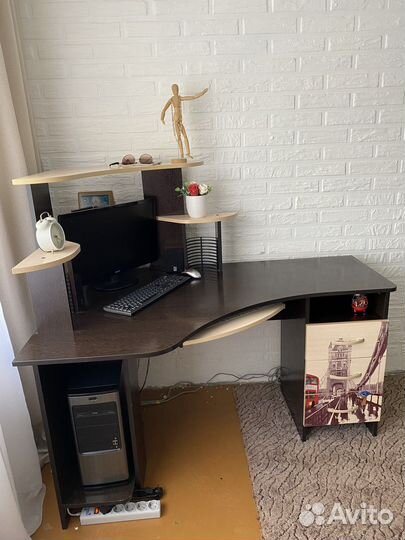 Компьютерный стол