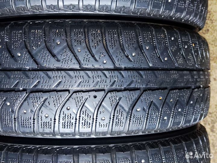 Bridgestone Ice Cruiser 7000 185/60 R15 84T