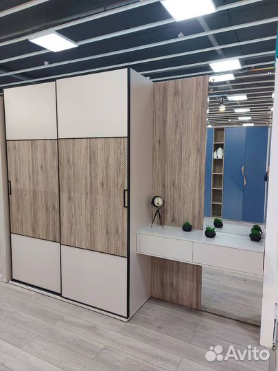 Рабочий на мебельное производство