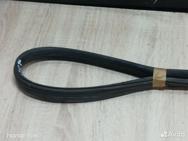 Уплотнитель капота Renaulт Lоgan 1