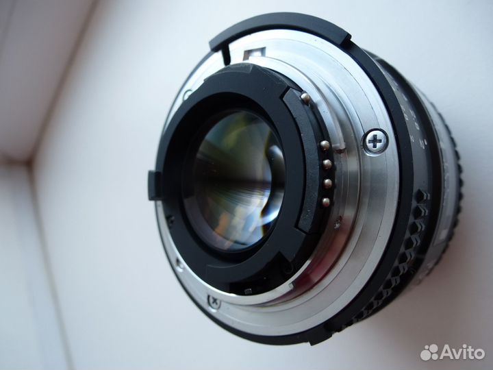 Объектив Nikon 35 mm f/2 D AF