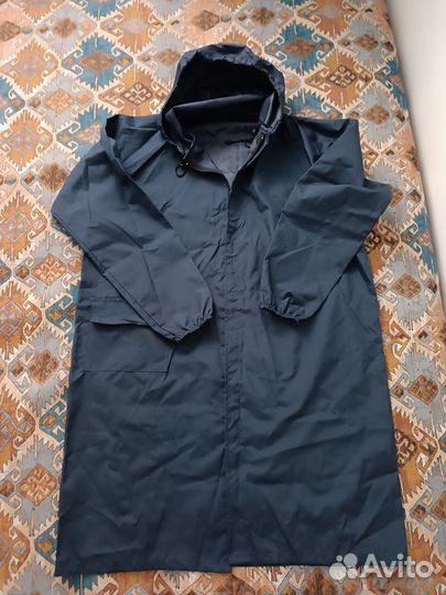 Дождевик на молнии, с капюшоном. Размер: 48-50