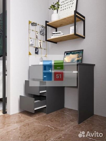 Письменный стол