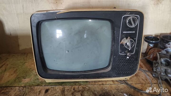 Телевизор ретро Iniversum