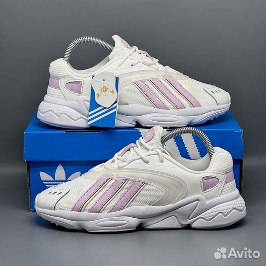 Кроссовки женские Adidas Oztral