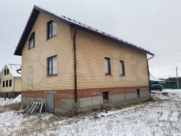 Дом 185 м² на участке 10 сот.