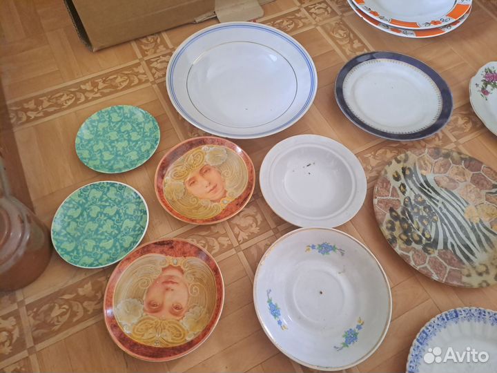 Сервиз столовый тарелки разные и наборы