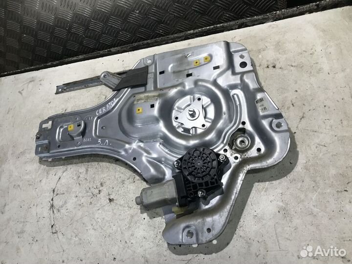 Стеклоподъемник задний левый Kia Cerato 1