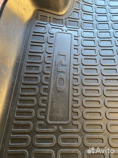 Автомобильные коврики резиновые