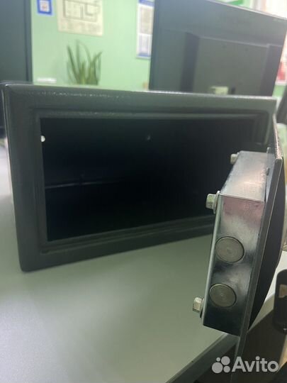 Сейф для денег и документов