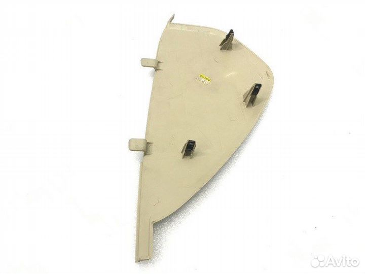 Накладка торпеды правая Ssangyong Rexton D27DTP