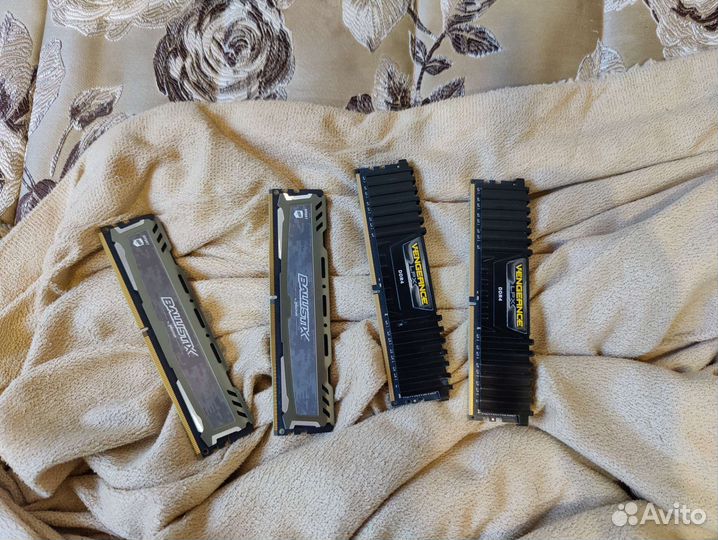 Оперативная память ddr4 4х4 gb. 2400 Mhz