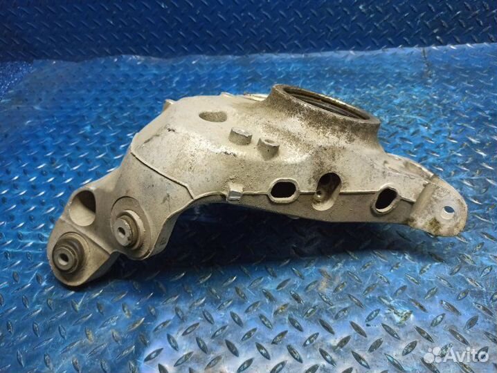 Поворотный кулак задний правый Jaguar Xe