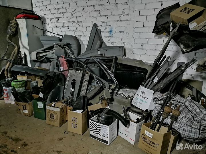 Продаю двери запчасти Мерседес 230е