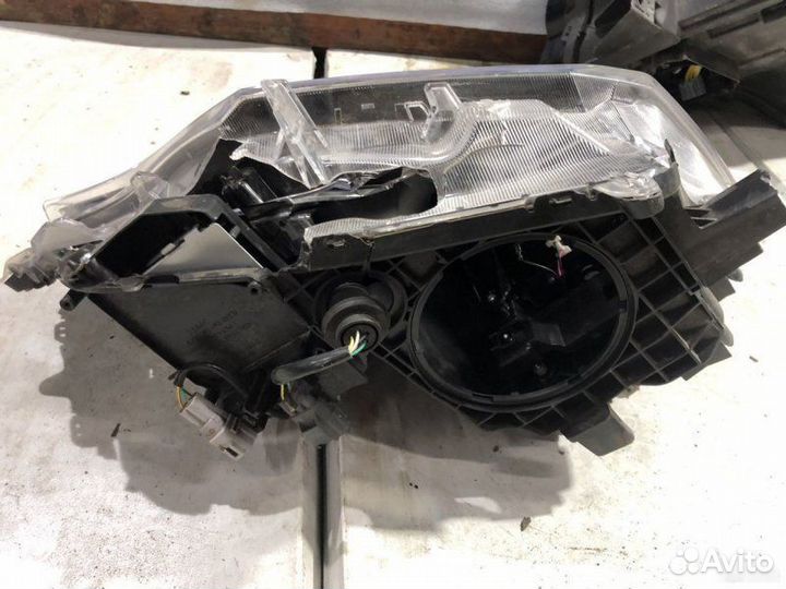 Фара на запчасти Toyota Rav4 2016